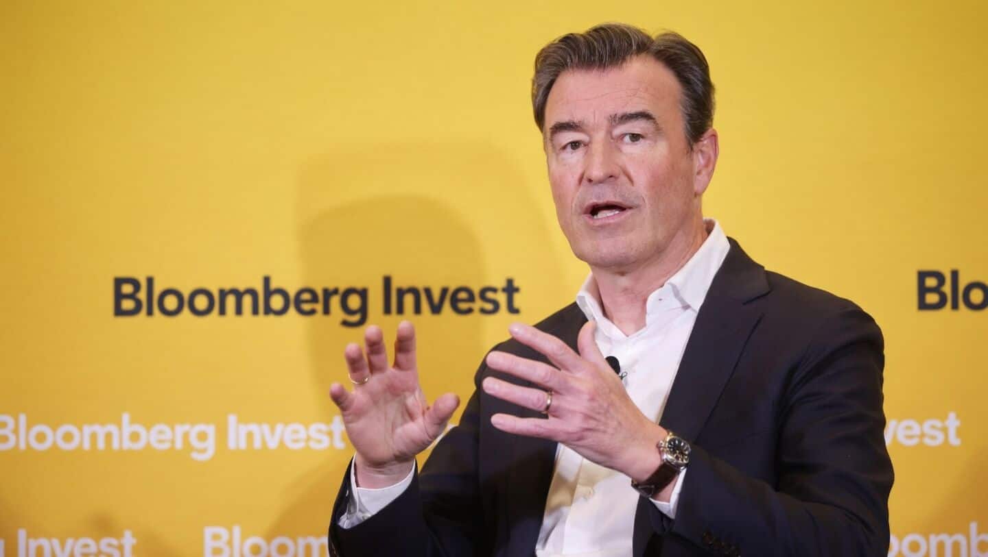 Bank tells staff: Learn AI or risk being replaced