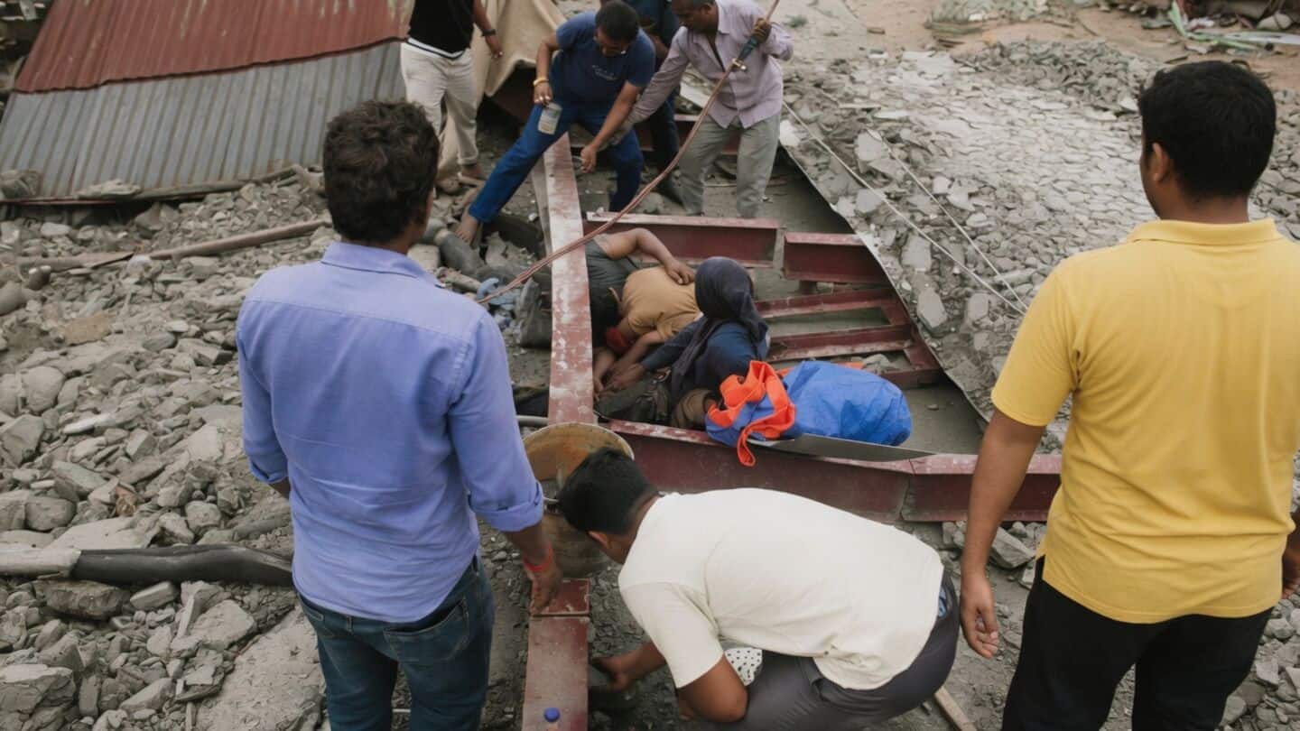 Taratala factory shed collapse in Kolkata kills 5, 18 rescued