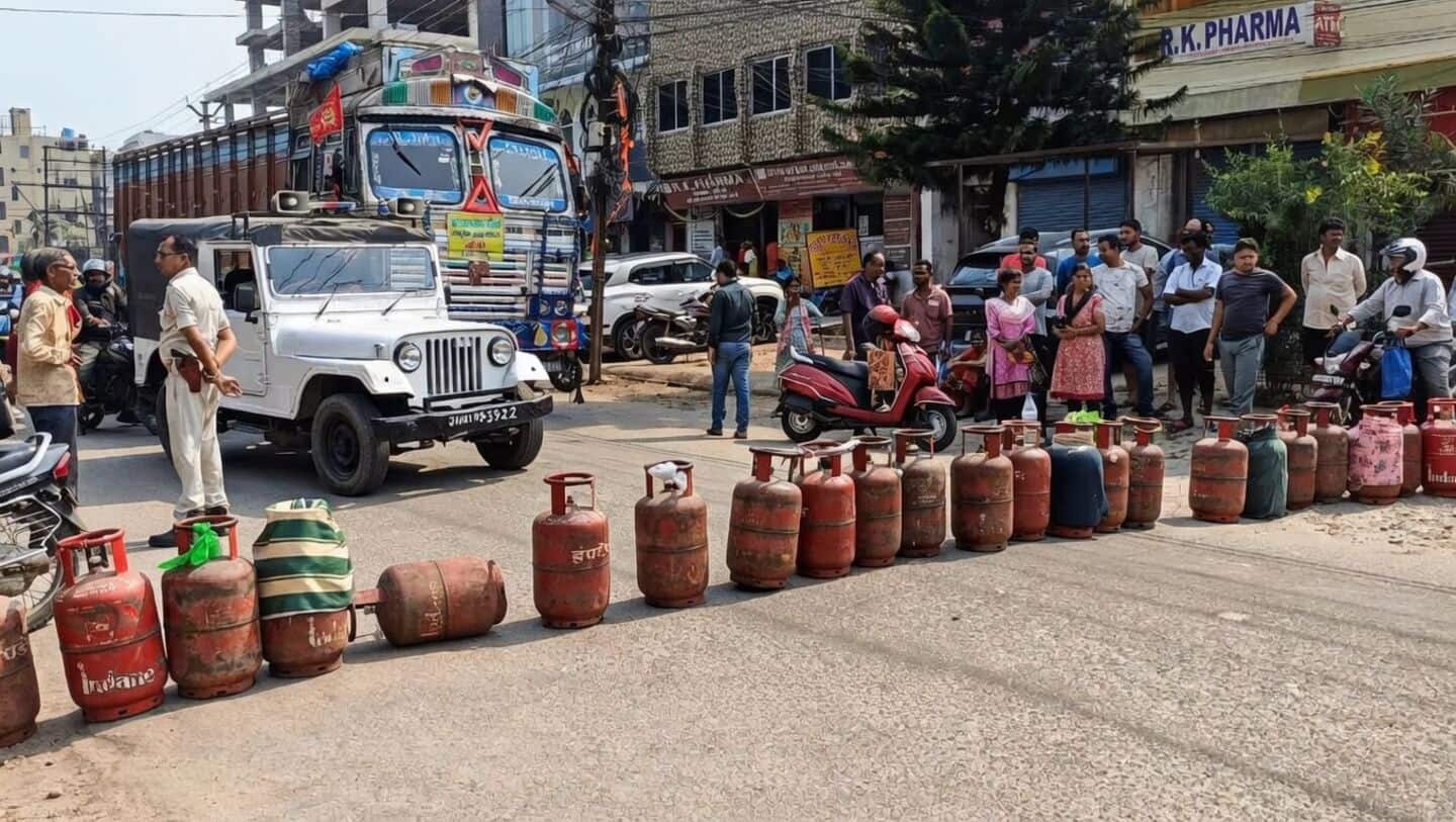 India's LPG consumption fell 13% in March after Hormuz closure