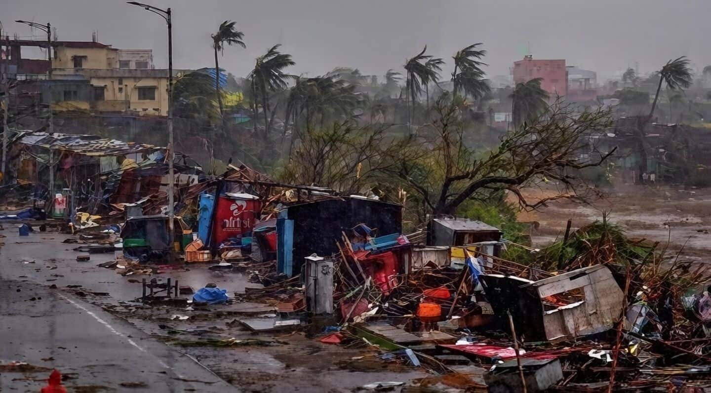 Storm in Baripada Odisha kills 2 motorcyclists, injures 3