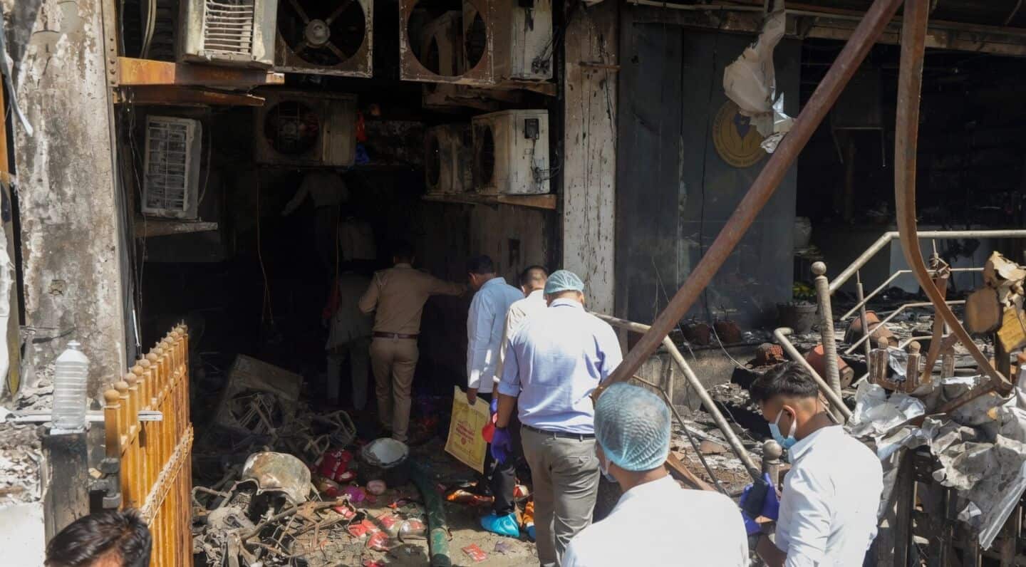 Lucknow fire kills 15, victims from upstairs animation center