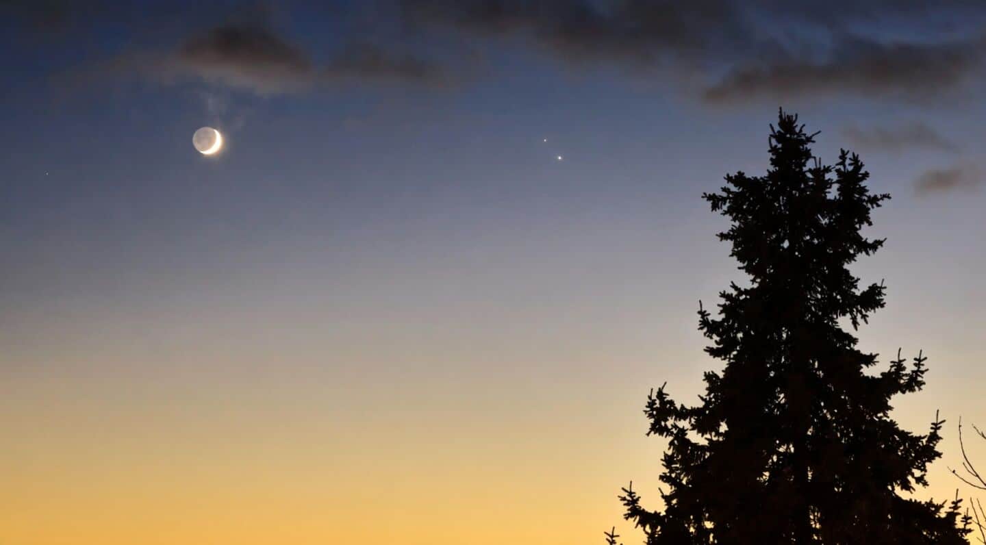 Moon and Saturn align Wednesday before sunrise around 3am.