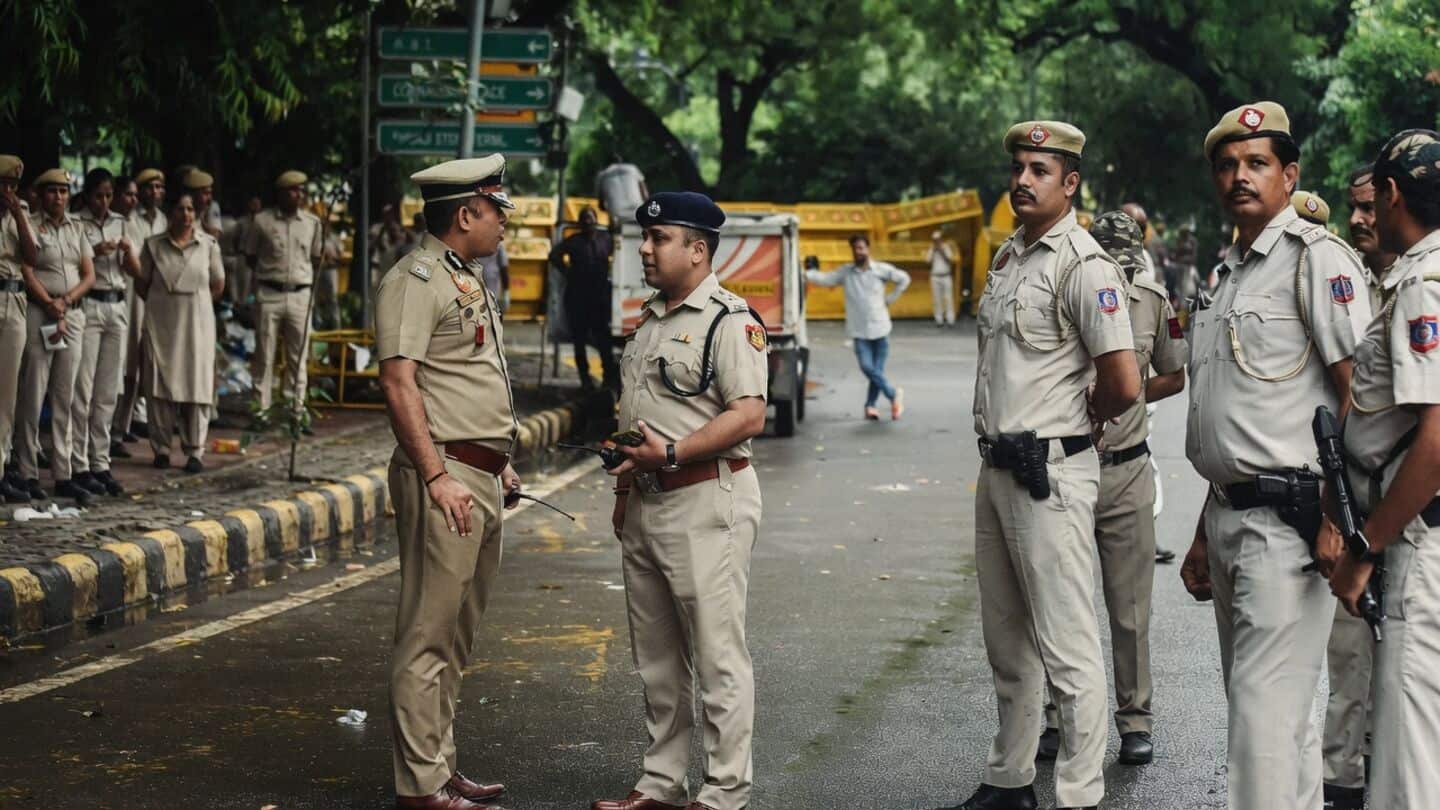 Delhi Police inspector hurt during student protest near Jantar Mantar