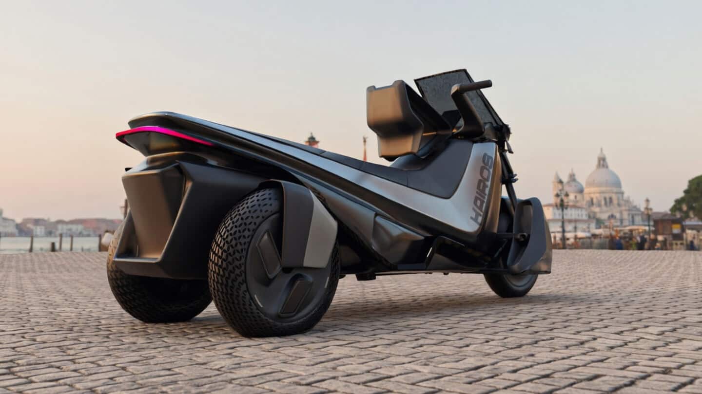 Mathieu L'Hopitault's Kairos 3-wheeled trike features automatic crash protection systems