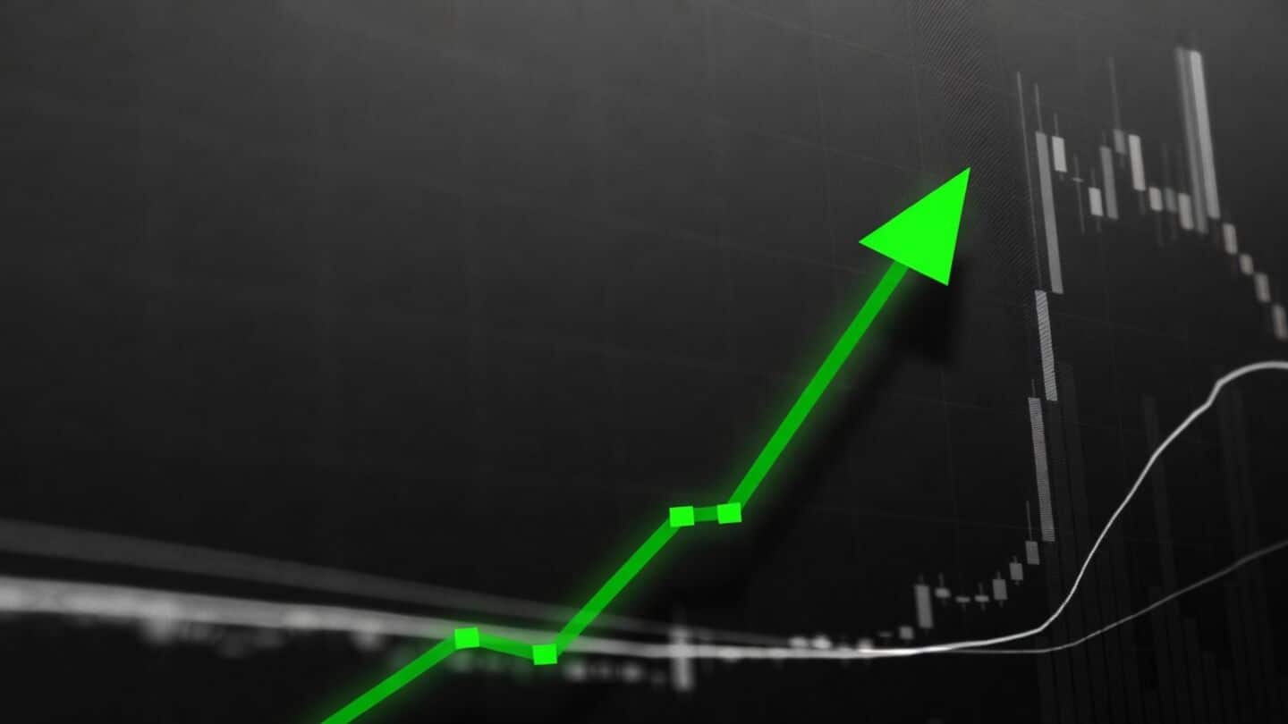Sensex rises 600 points to 73,387.97 on HCLTech-led IT buying