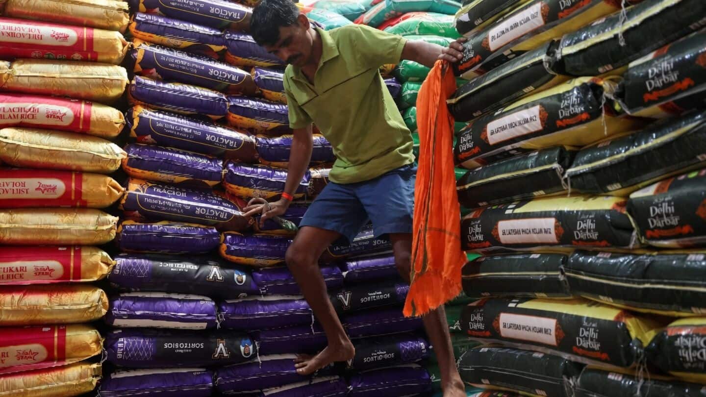 चावल पर दोहरी मार: रिकॉर्ड निर्यात और खाड़ी देशों की होड़ ने 25 प्रतिशत बढ़ाए दाम