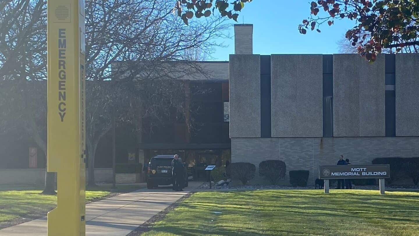 Bomb threat shakes Mysuru school, demands action in rape case