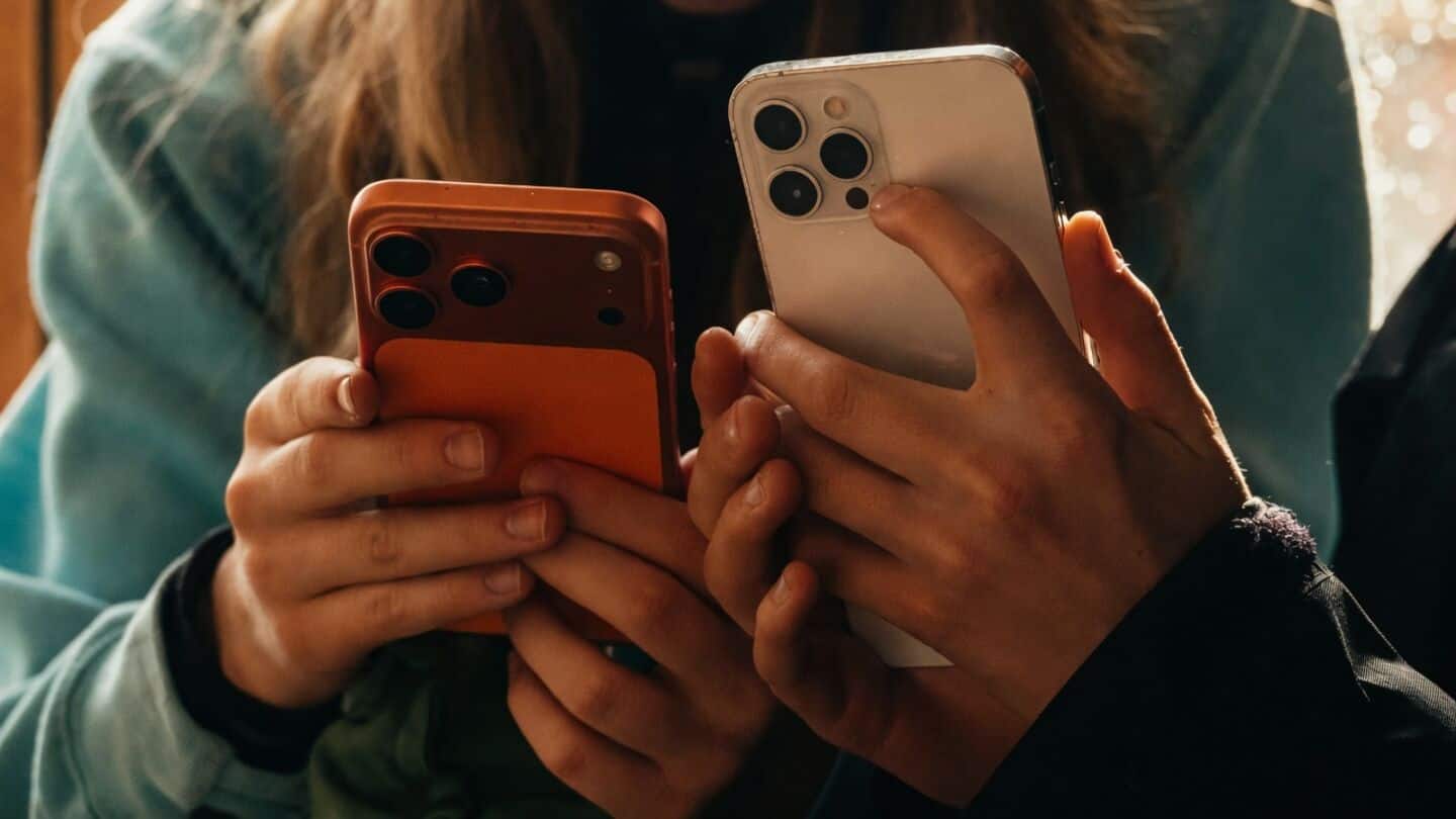 Study: smartphones may explain 1-third to half US birth decline