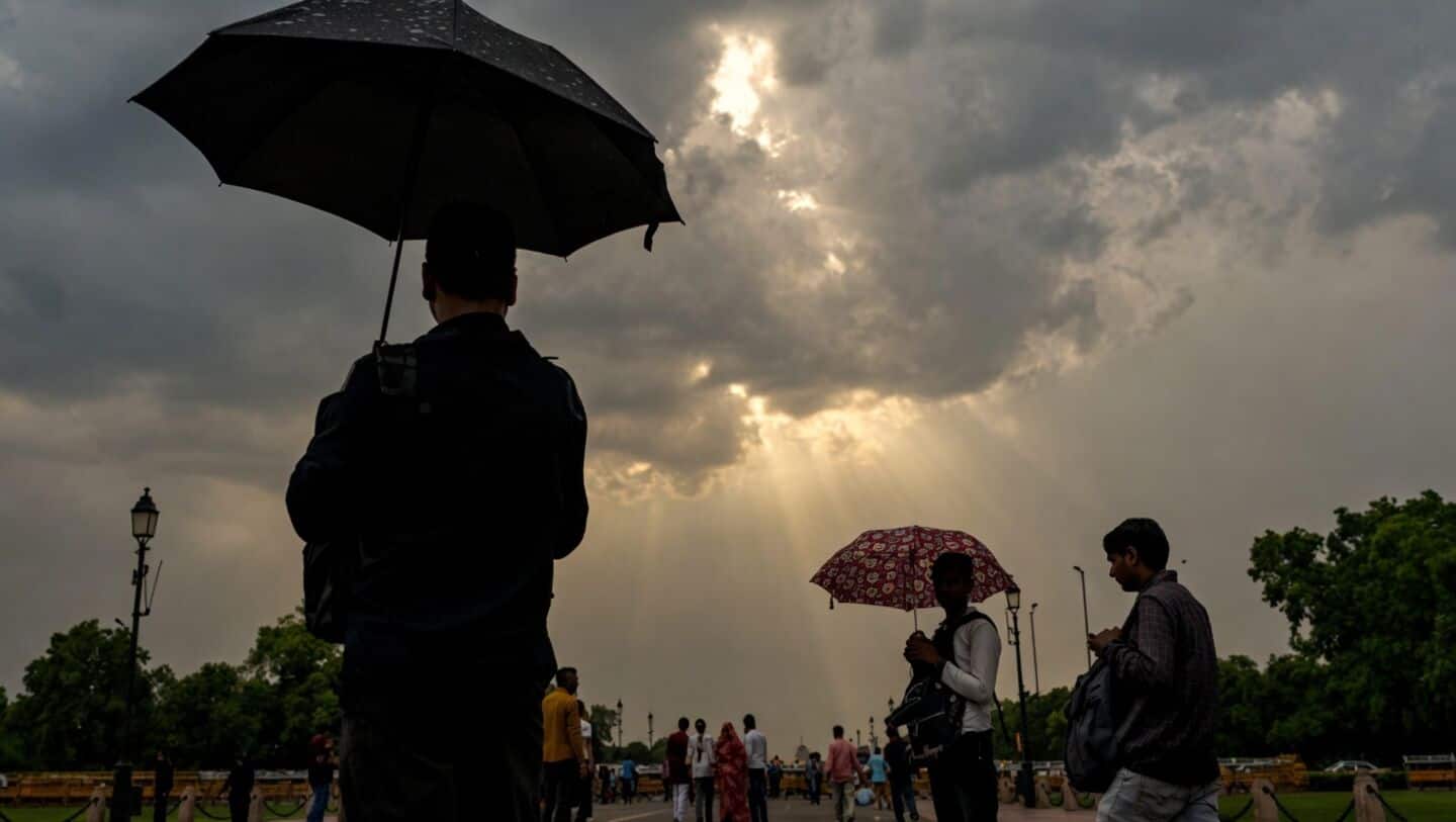 IMD: Delhi faces light rain Sunday and gusty winds Monday