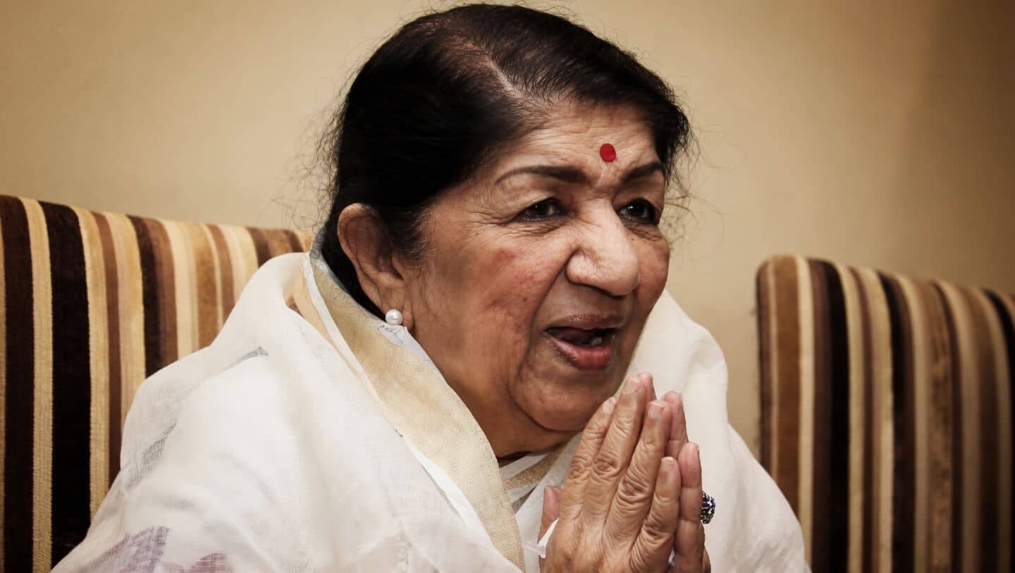 Mangeshkar said she regretted never meeting Jackson after his death