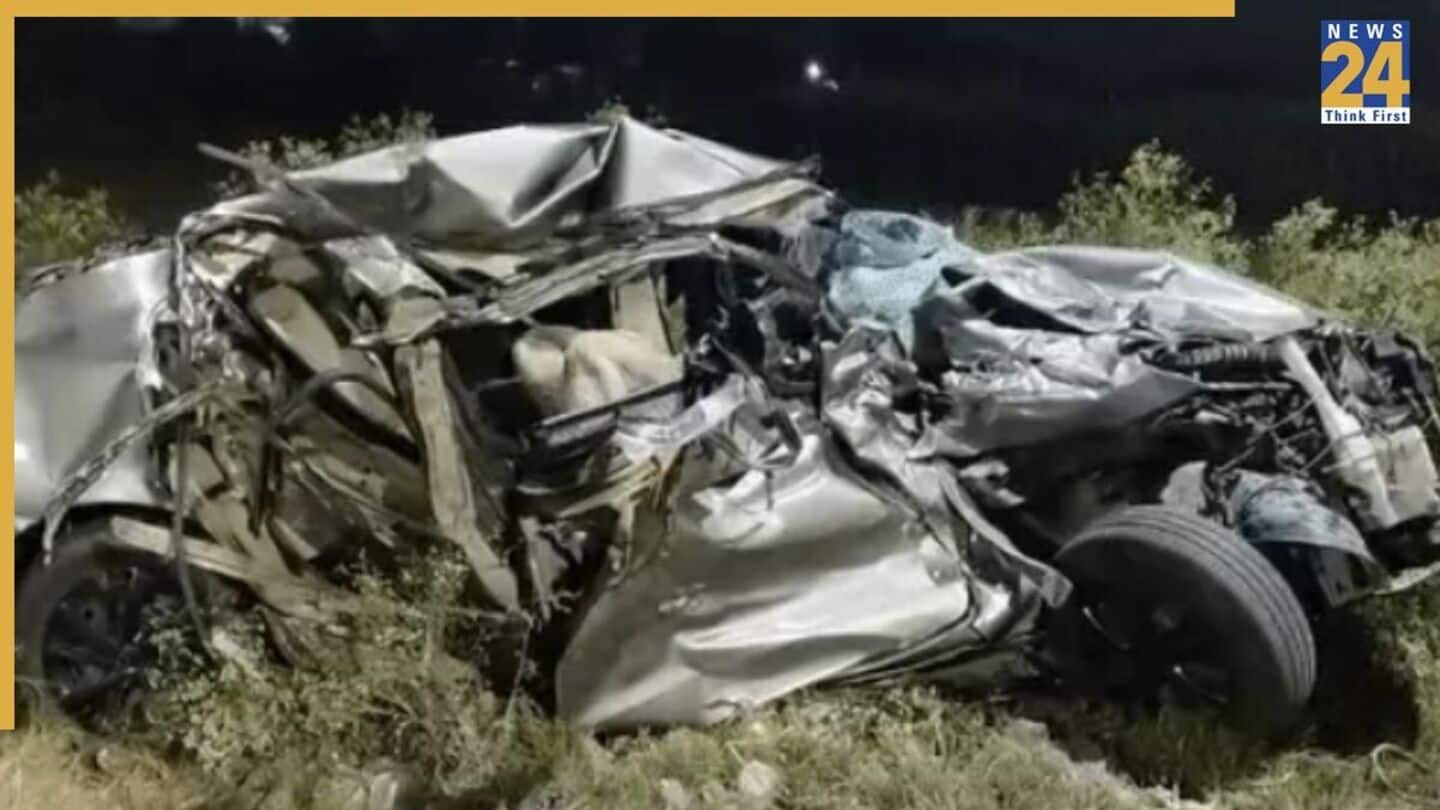Four MBBS interns die in car-truck collision on Delhi-Lucknow highway