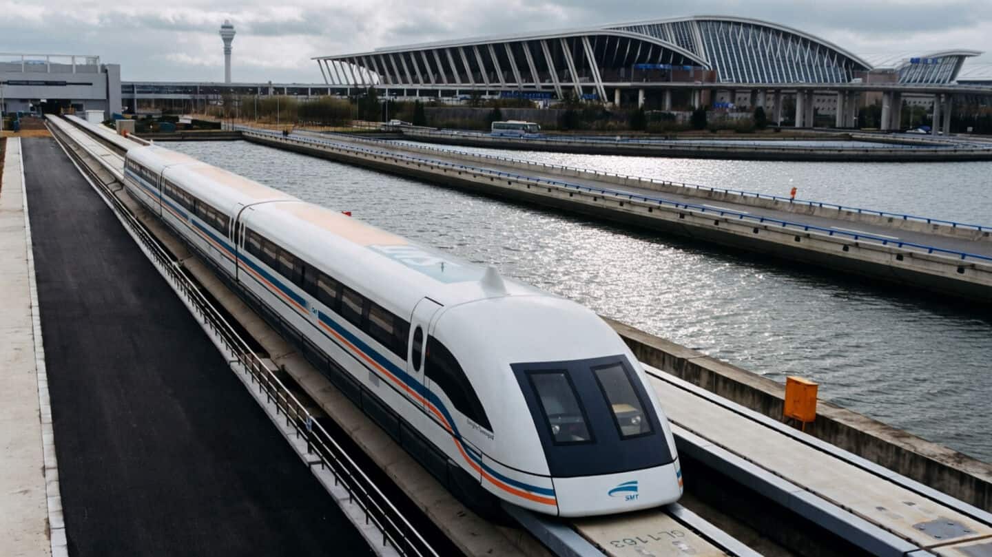 CRRC unveiled a 600km/h maglev prototype in China 2021
