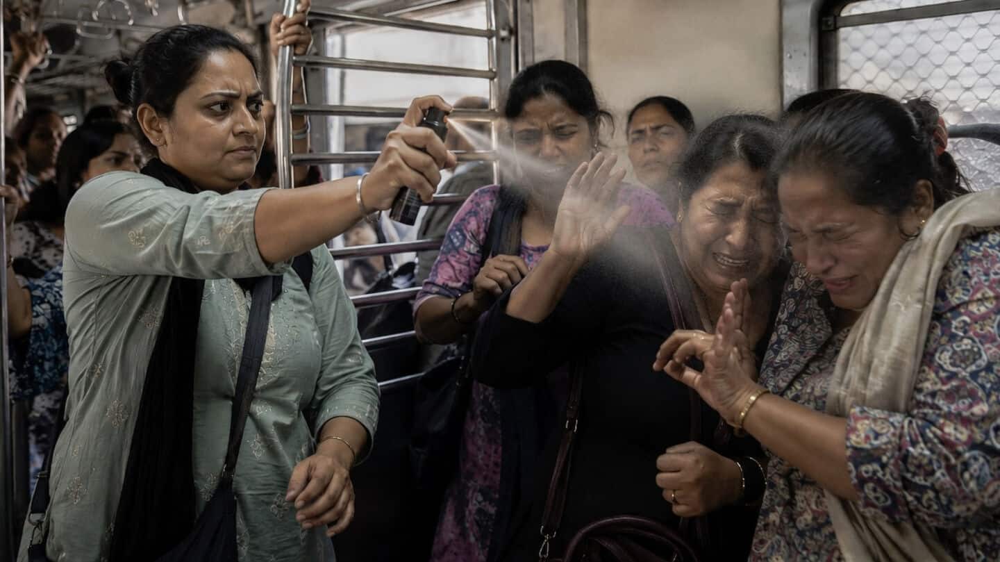 Pepper spray and metal bangle incidents hit Mumbai morning trains