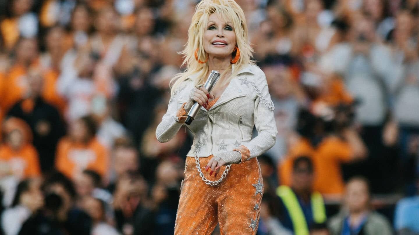 Parton discusses health struggles, skipping Dollywood and caring for husband