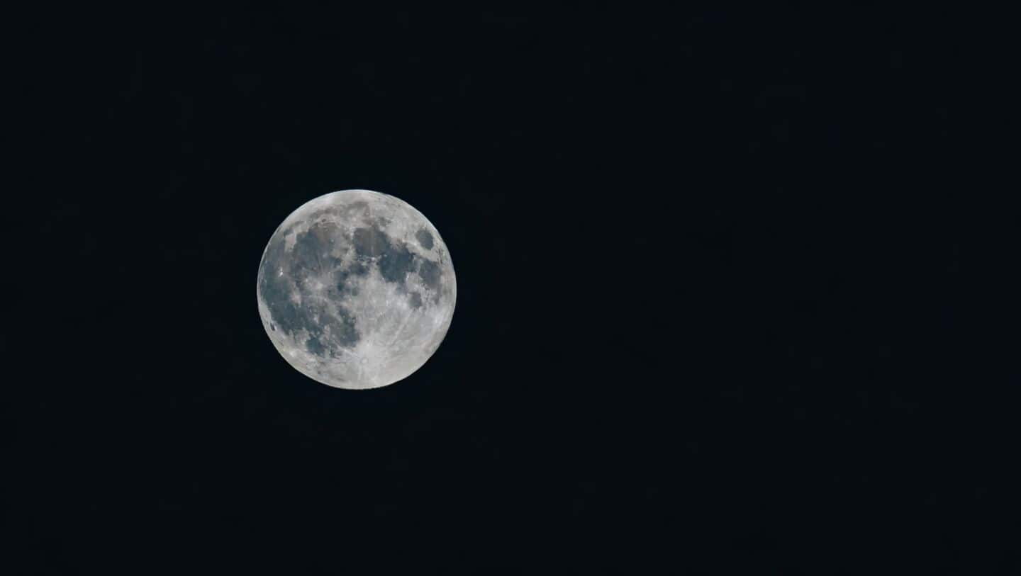 NASA Artemis II flies 400170km in crewed Moon flyby