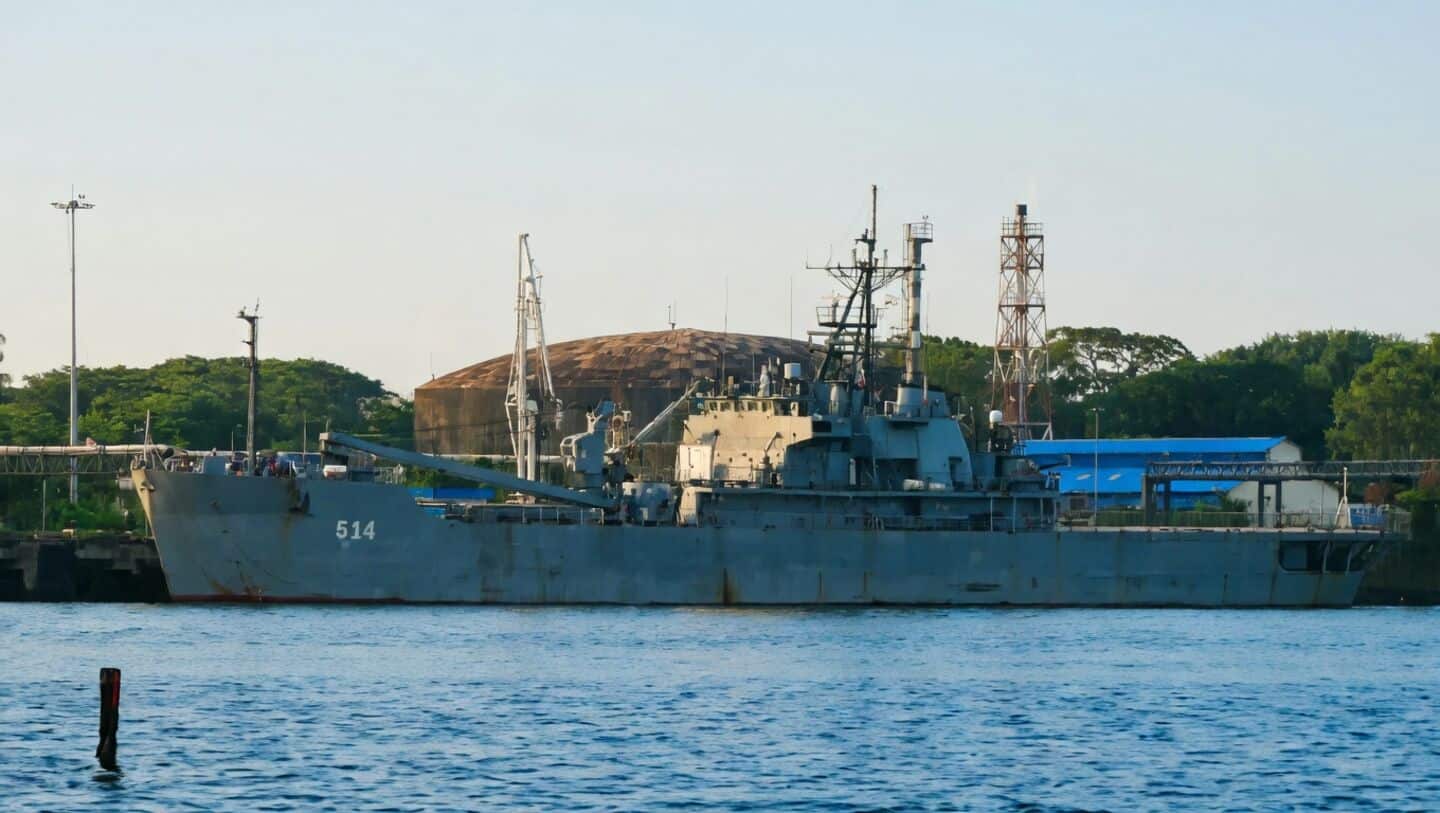 Iran warship docks in India amid US-Iran tensions