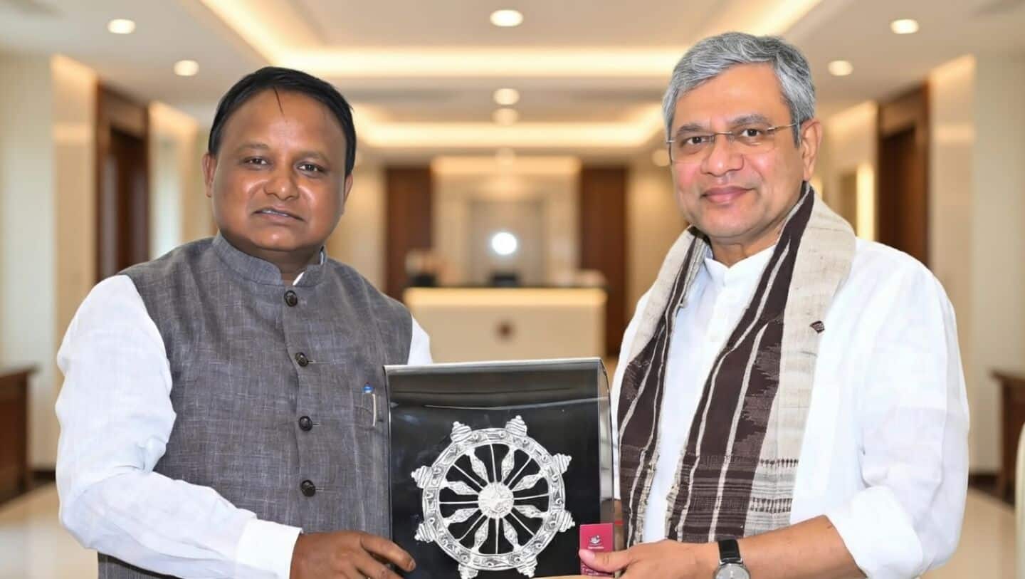 Ashwini Vaishnaw says over ₹90,000cr railway projects across 30 districts