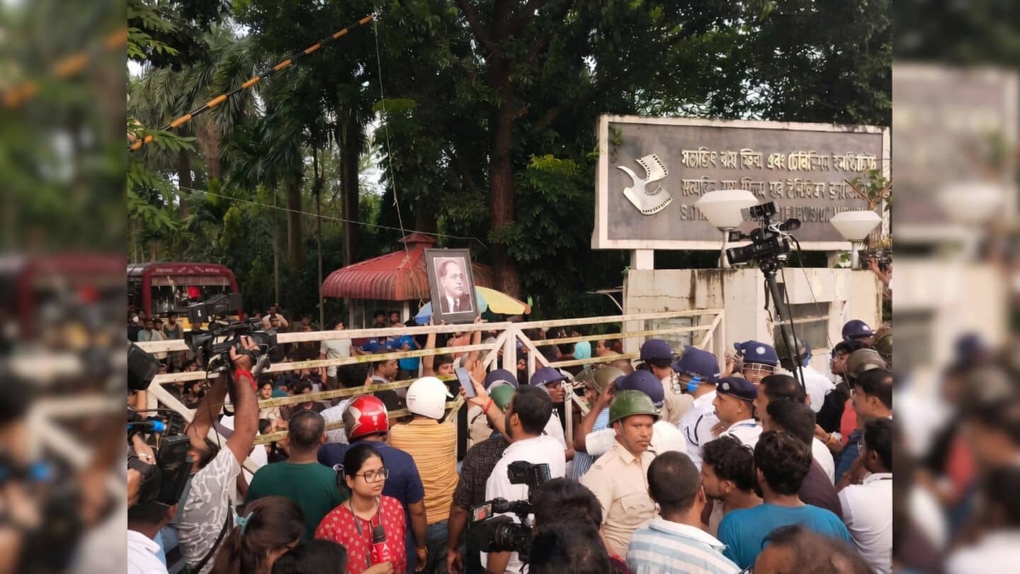 Clash at Kolkata's SRFTI over Akhil Bharatiya Grahak Panchayat event