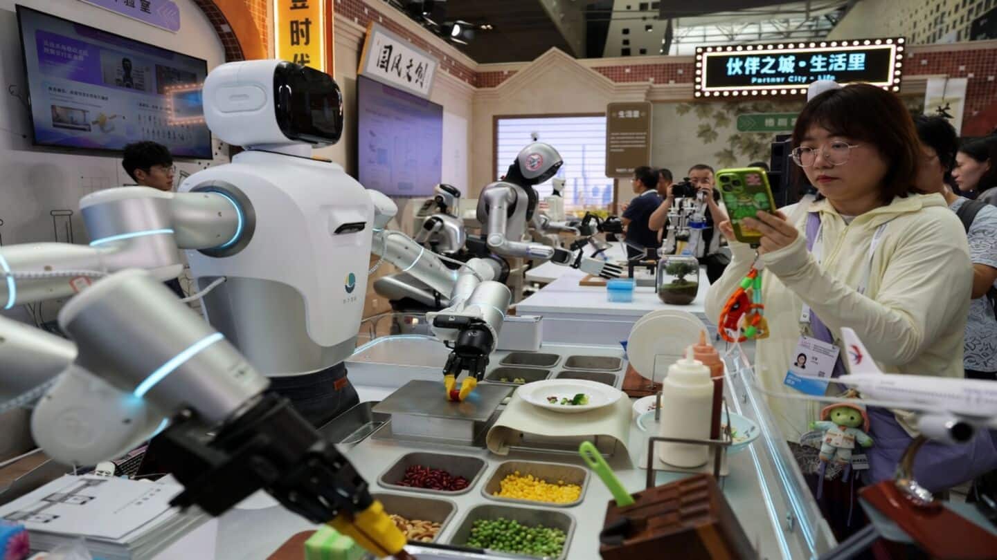 Humanoid robots dominate Shanghai World Artificial Intelligence Conference drawing crowds