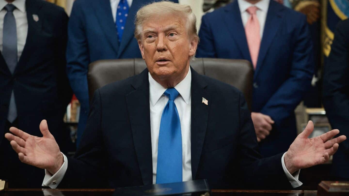 US imposes new sanctions on Iran to press for talks