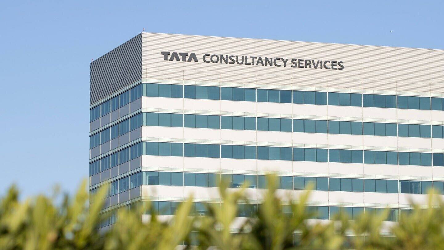 TCS to pay junior employees full variable pay