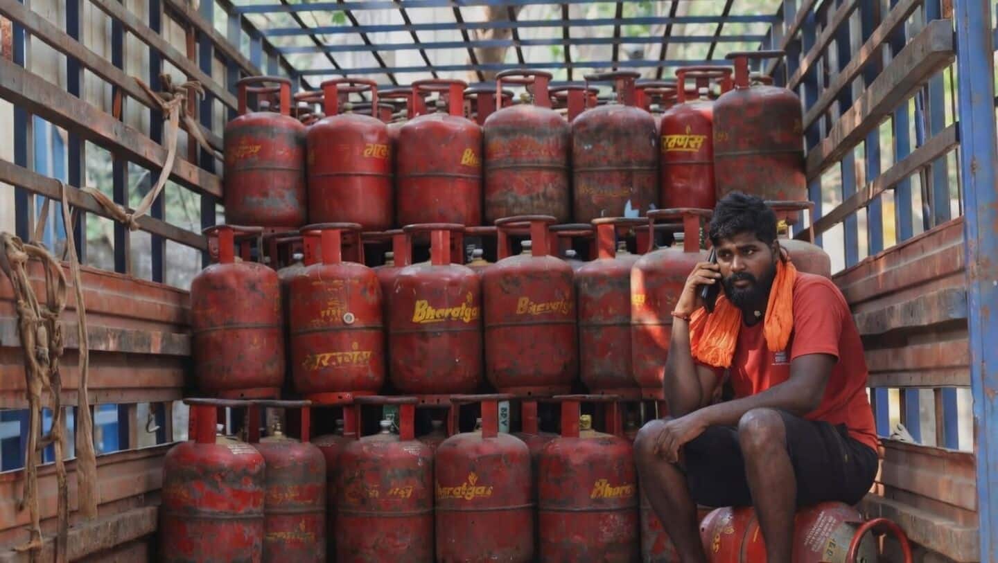 Government doubles 5-kg free trade LPG supply for migrant workers