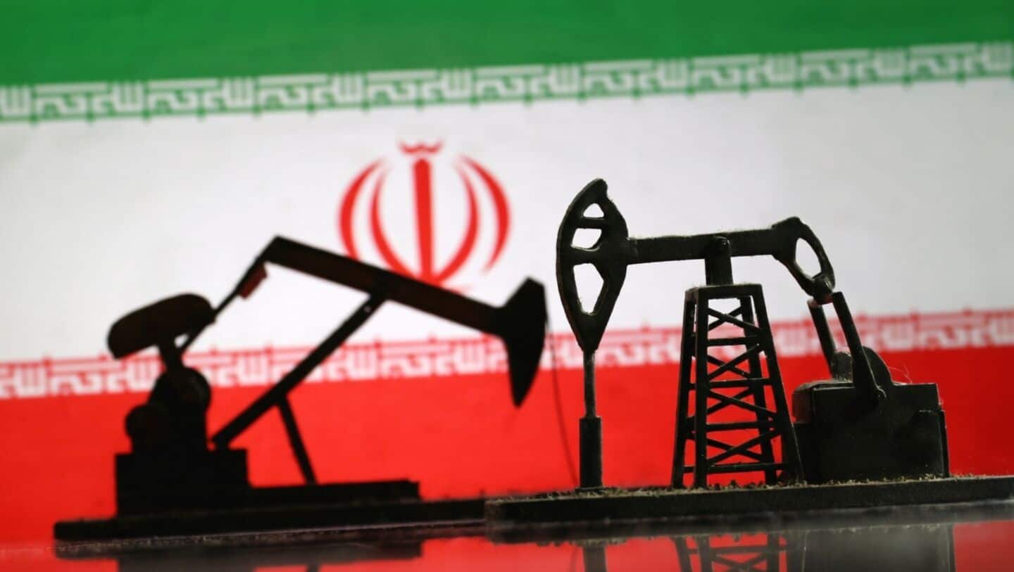 Oil prices fluctuate as IEA announces reserve release