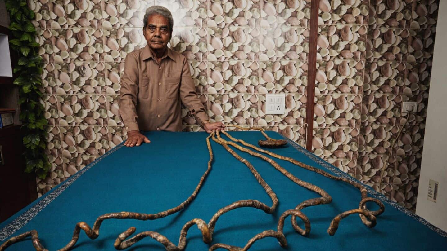 Shridhar Chillal in Pune holds Guinness World fingernails record 909.6cm