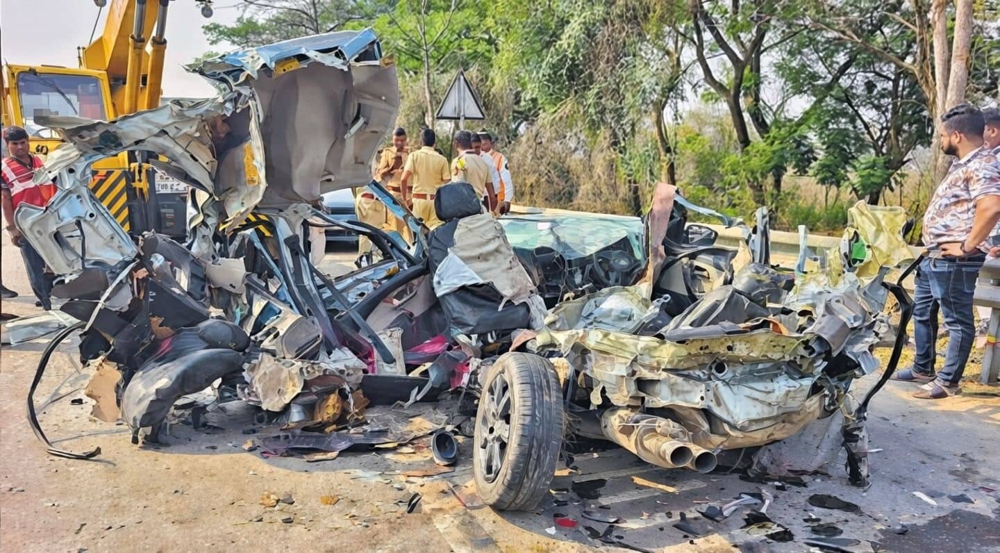 IIT Bombay students returning from trip die in expressway accident