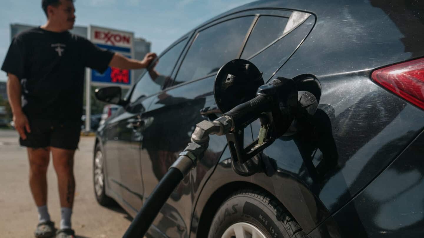 Oil tops $105 after Saudi airport attack, strikes on Ukraine