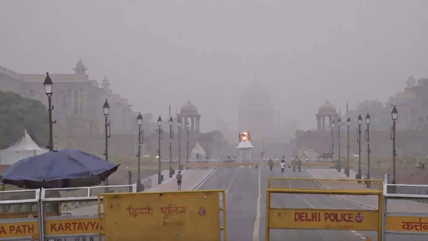 A surprise dust storm shrouds Delhi-NCR, blamed on western disturbance