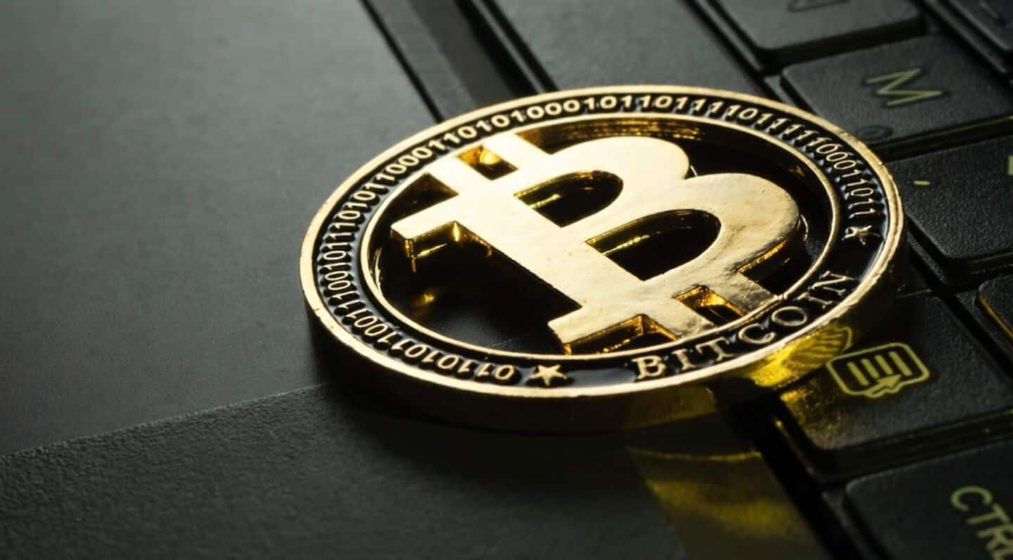 Bitcoin drops to $61,322 as investors sell for IPOs