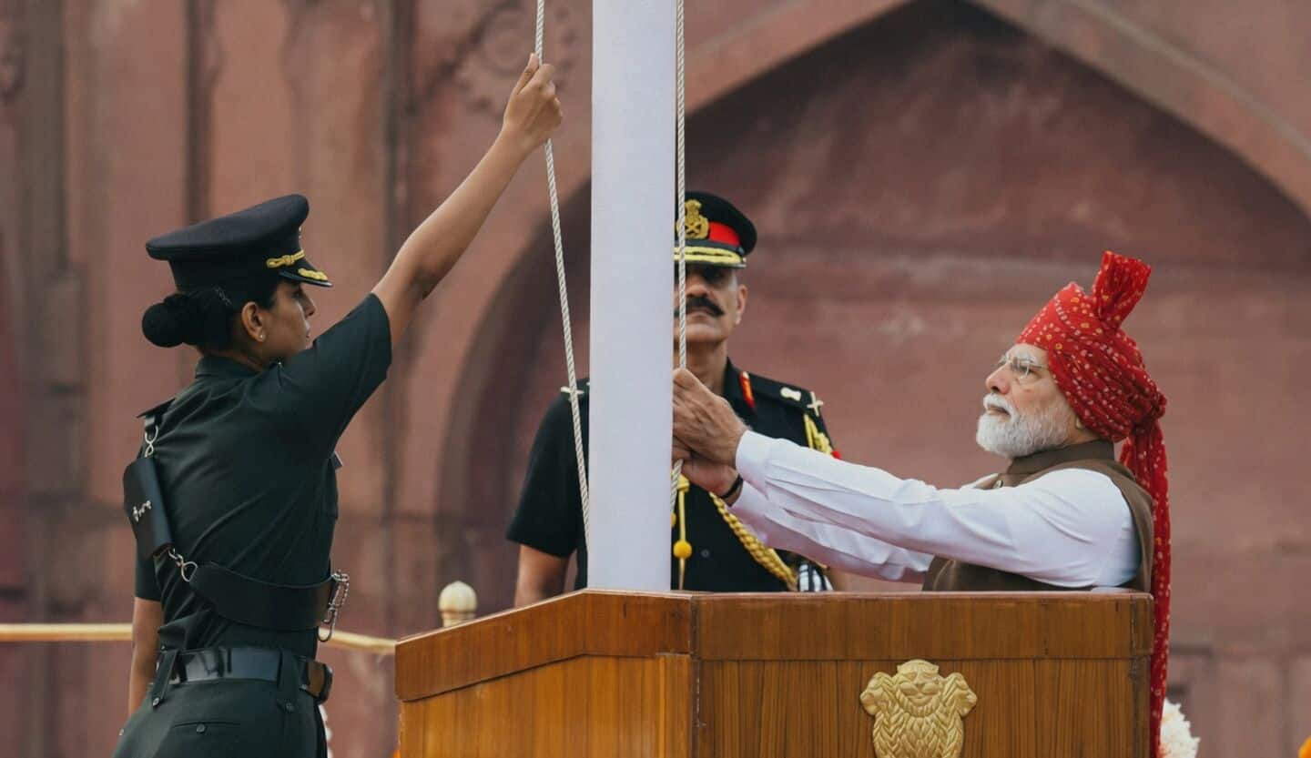 At Red Fort Narendra Modi urges youth for Viksit Bharat@2047
