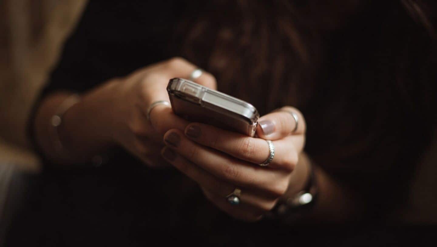 US Bank customers report app and online login outages Monday