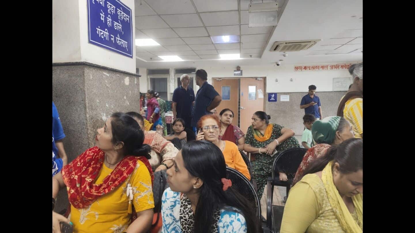 Delhi Lakshmi Yojana ₹2,500 monthly rollout leaves low-income women queuing