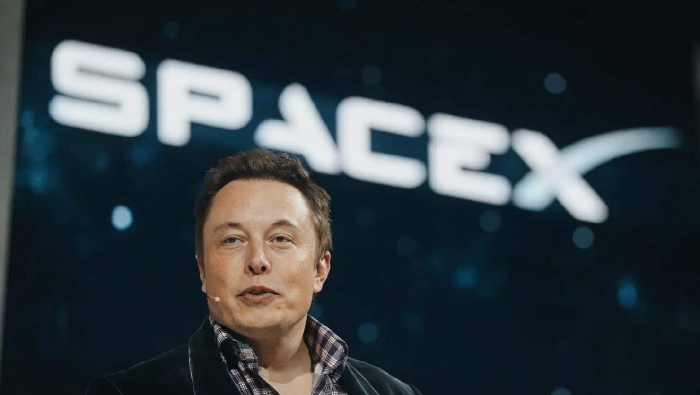 SpaceX reportedly ties Elon Musk's pay to Mars settlement