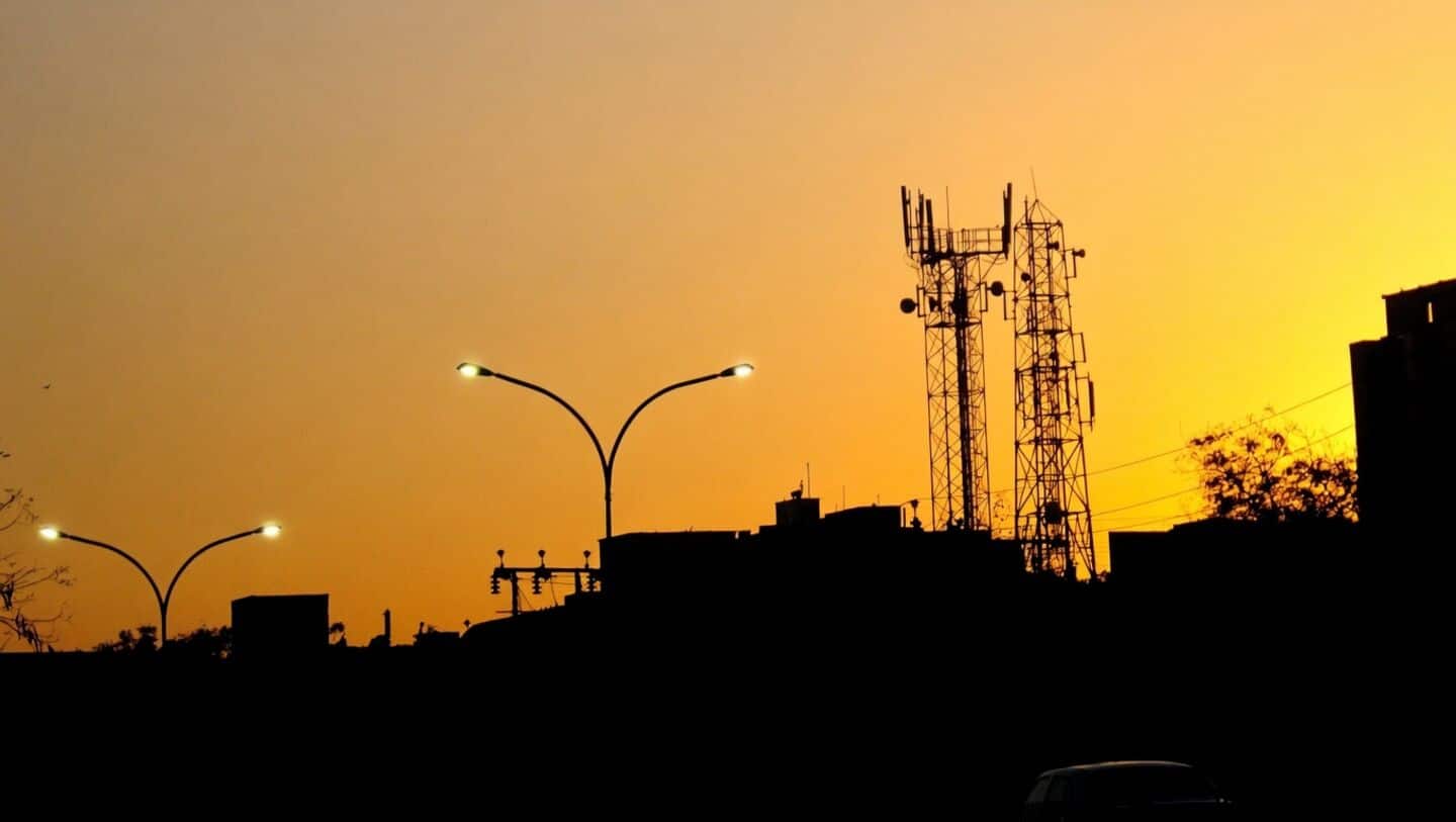 Vi, BSNL join forces to share towers, fiber, and spectrum