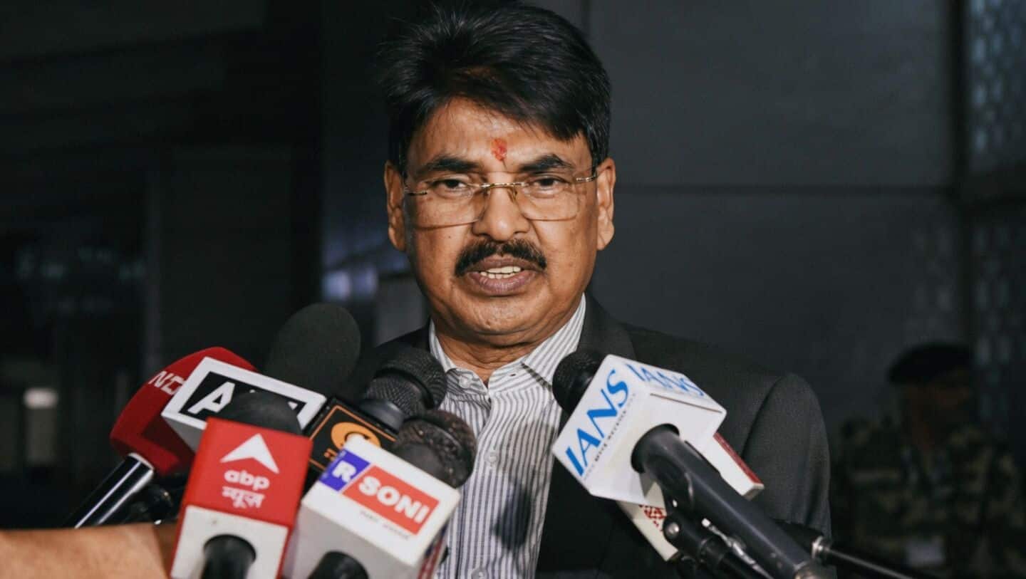 Manan Kumar Mishra apologizes to NALSAR students after enrollment directive