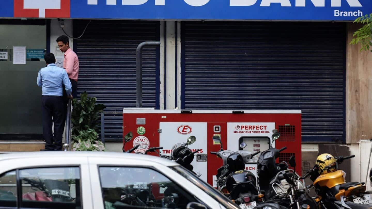 HDFC Bank reassigns staff to customer roles amid AI upgrades