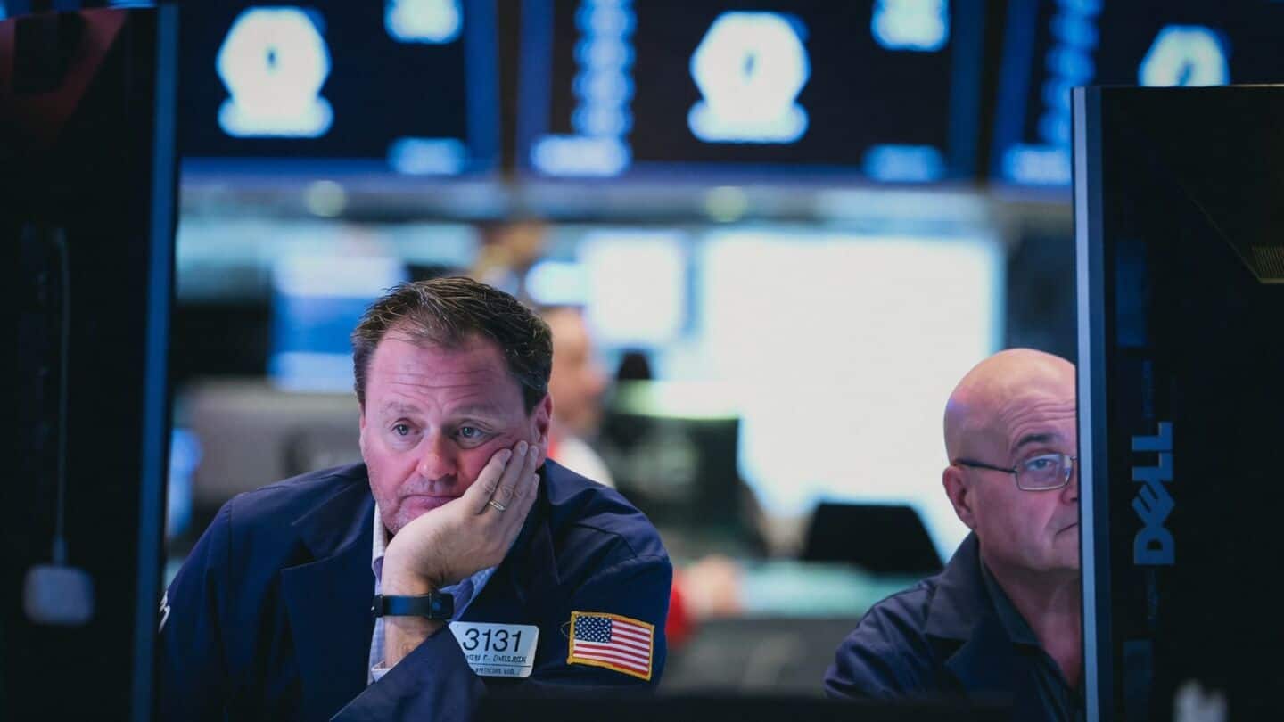 US stocks mixed as Dow falls 0.32%, Nasdaq up 0.25%