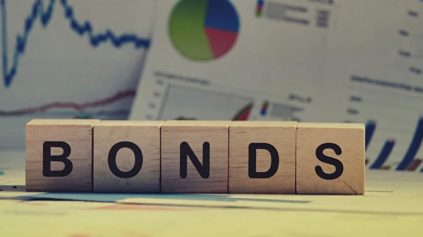 Indian government bonds fall as oil jumps, Sanjay Malhotra signals