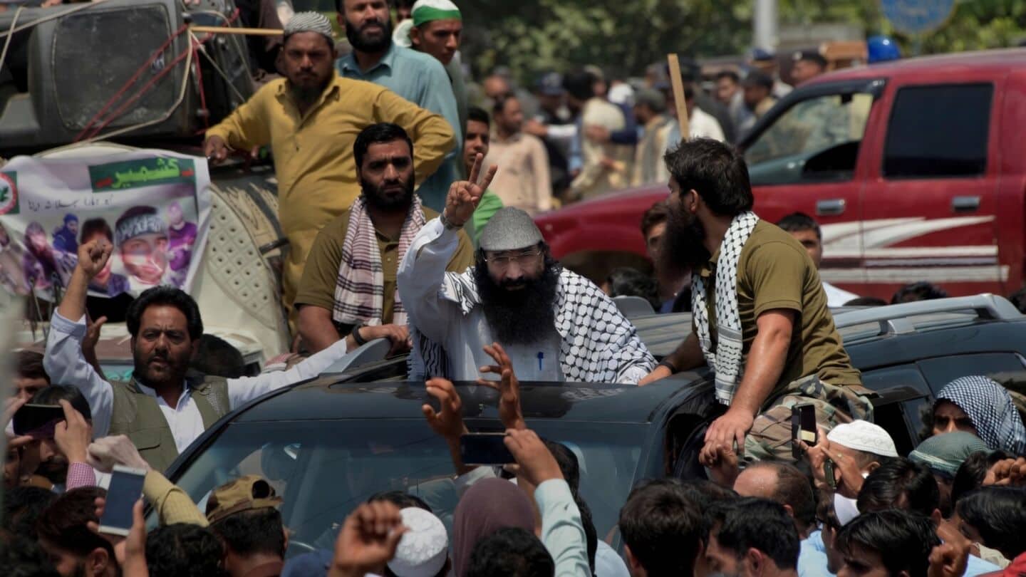 Syed Salahuddin urges talks to end 2 months' violence