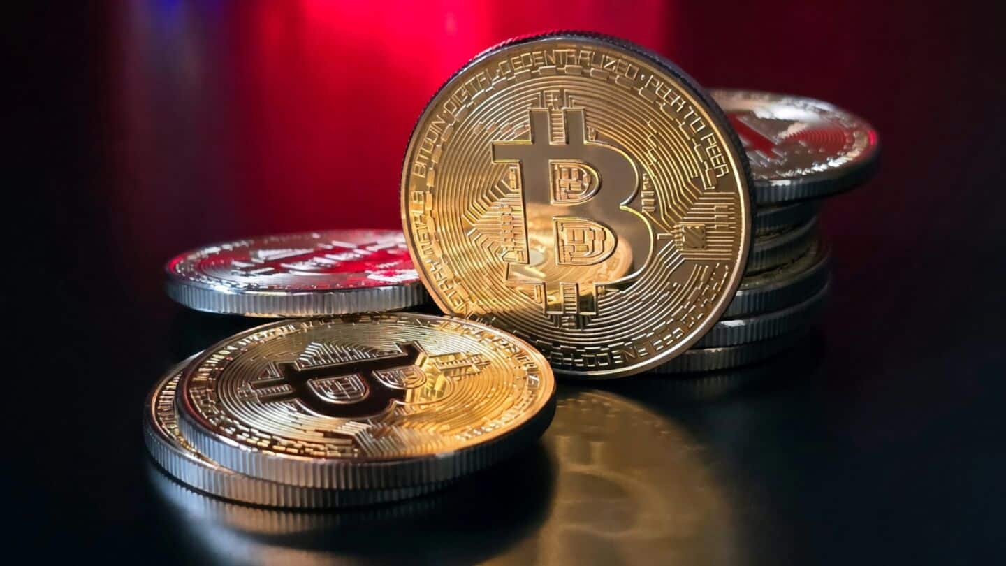 Bitcoin near $62,900, big investors buy as US inflation looms