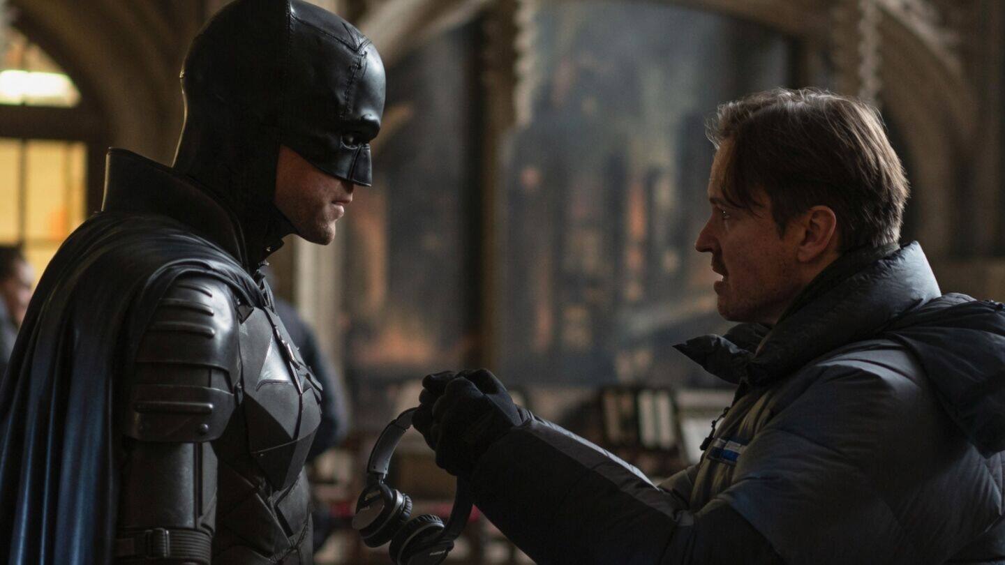 Reeves pauses 'The Batman Part II' production over family issue