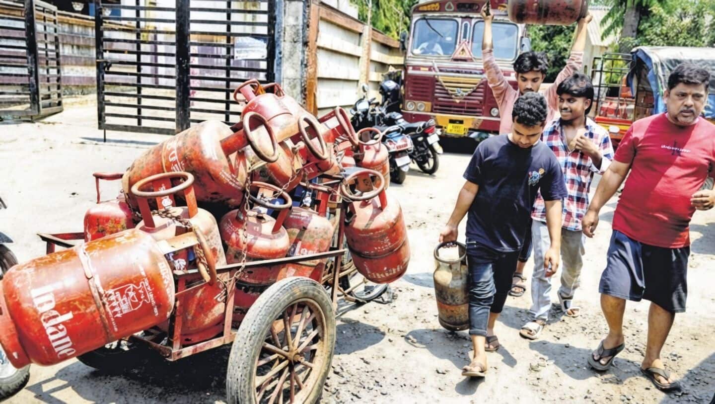 Delhi mandates PNG application for commercial and industrial LPG