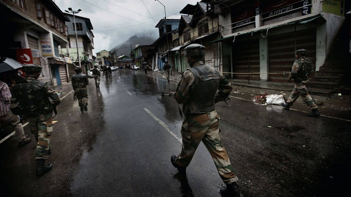 Militant kills head constable Ashiq Hussain Qureshi guarding Amarnath Yatra