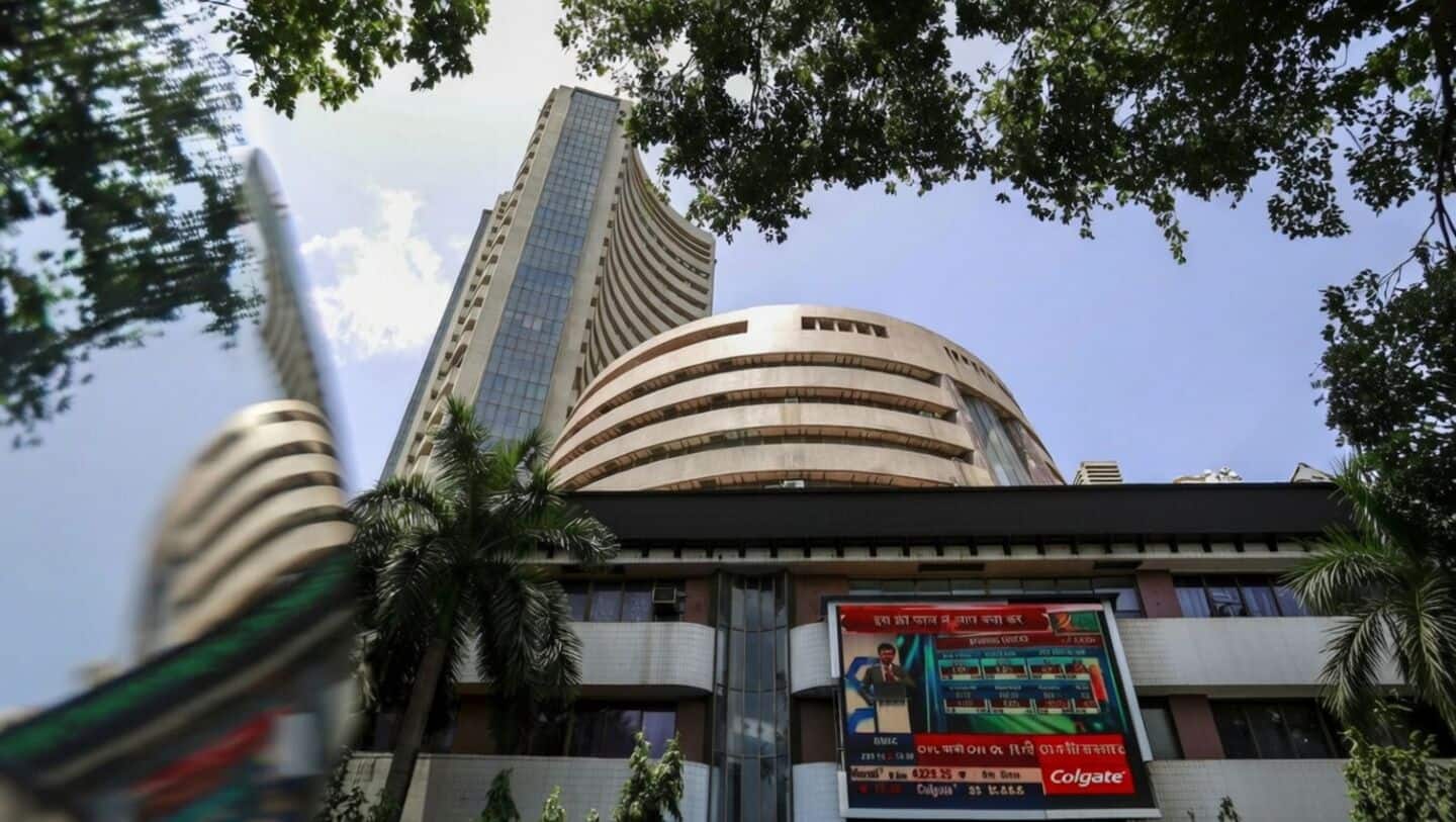 Indian benchmarks recover as Sensex gains 50, Nifty rises 33