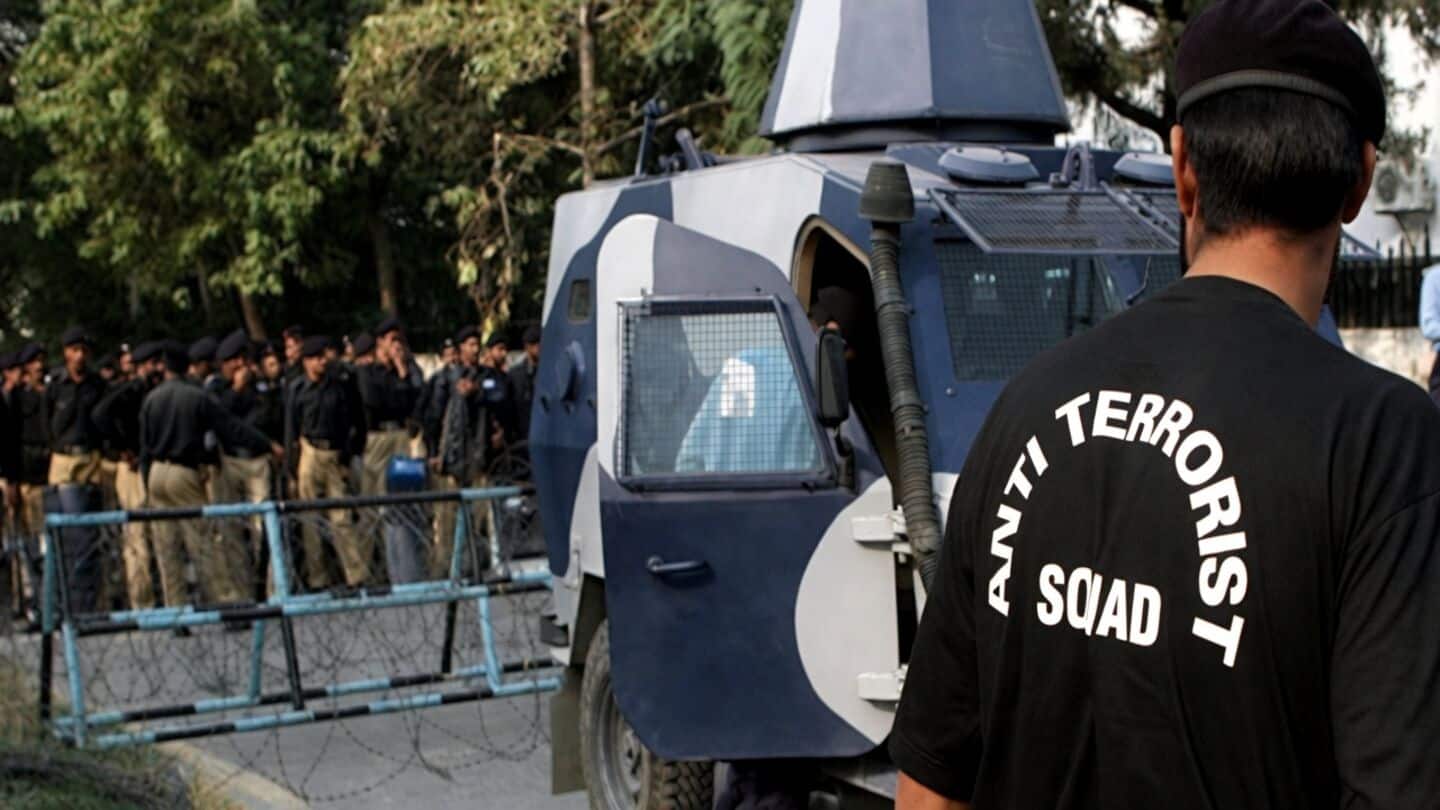 Kerala Anti-Terrorist Squad and police arrest 10 Bangladeshis in Kollam