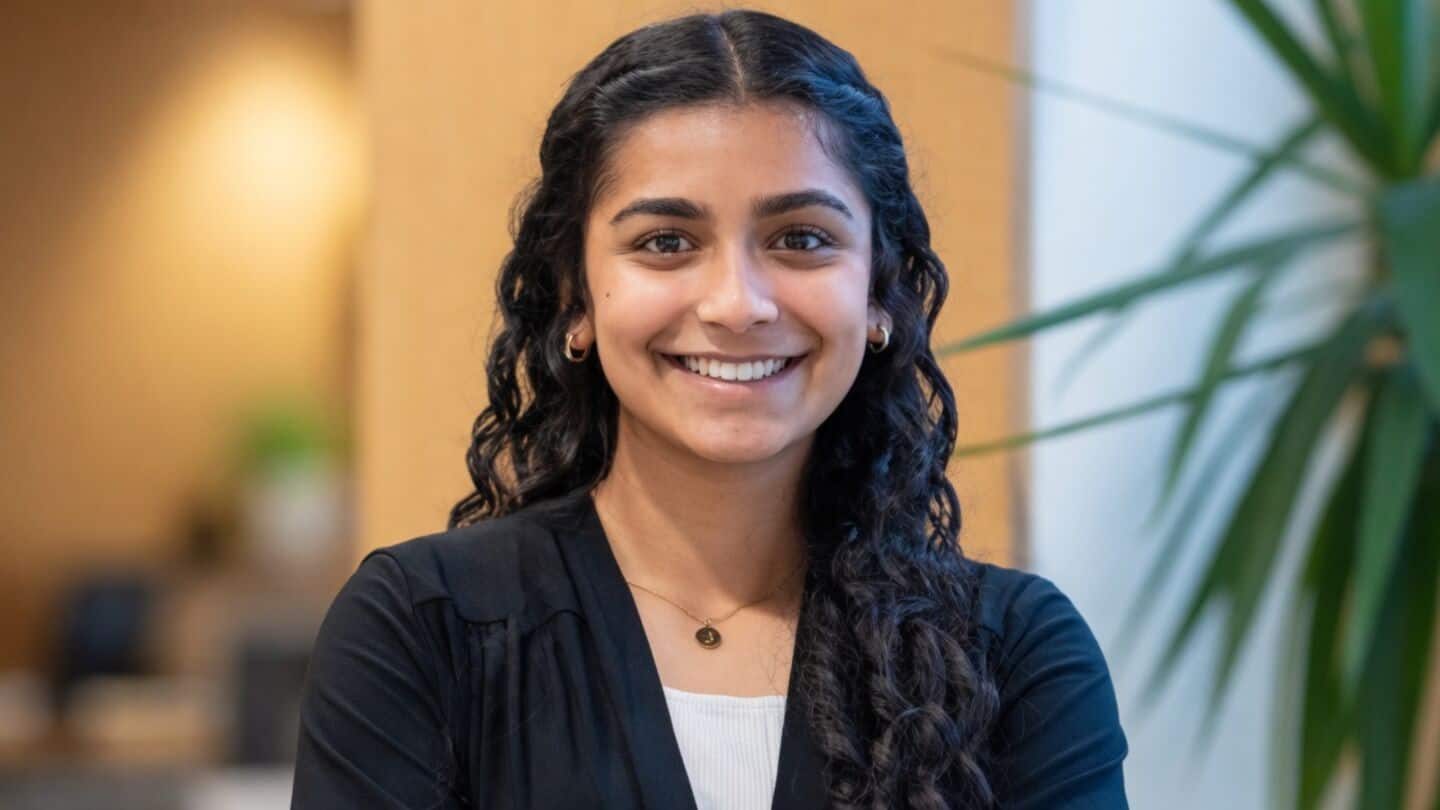 Zainab Nathani invents solar biogel turning humid air into water