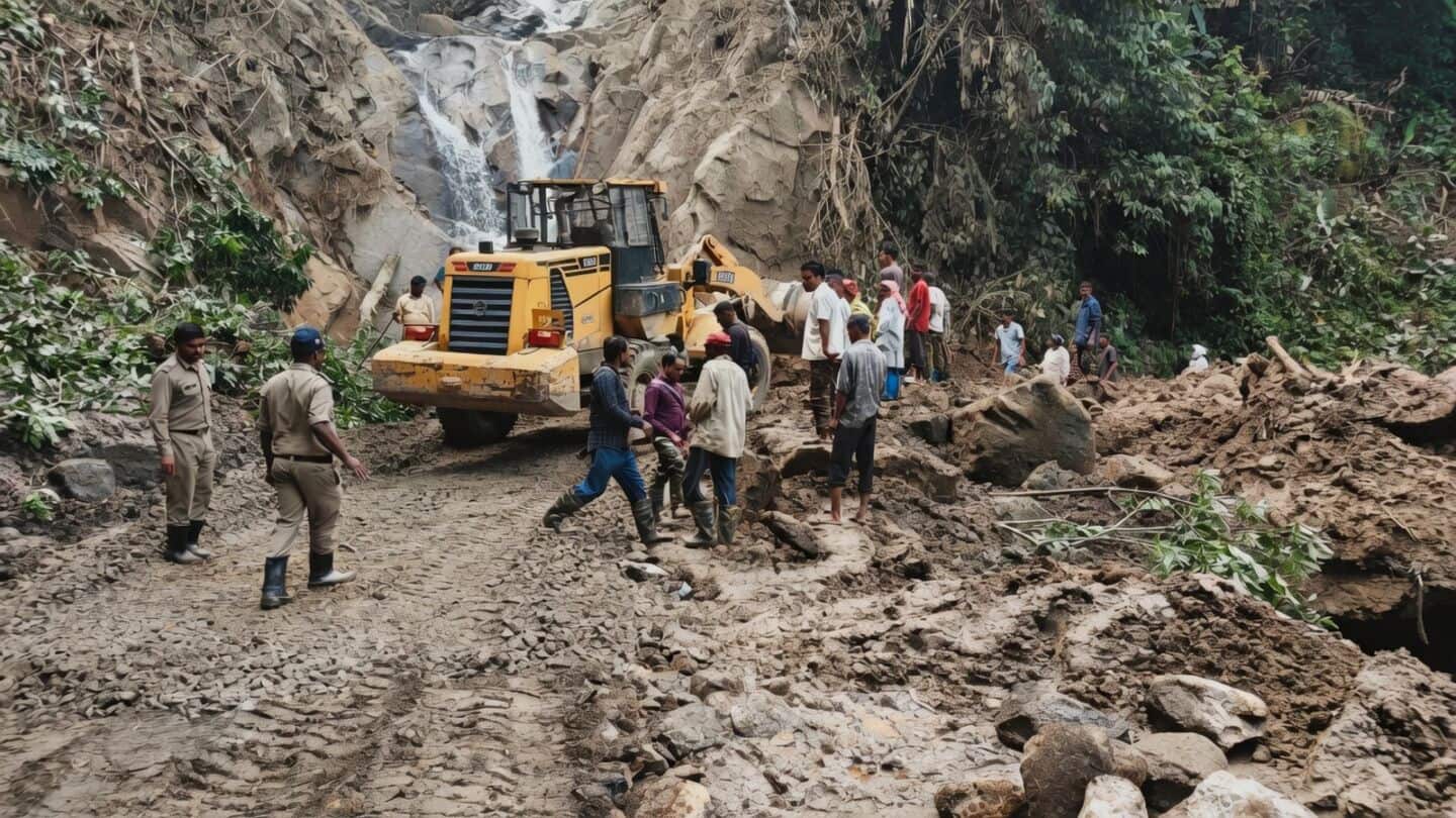 Heavy landslide in Arunachal Pradesh blocks Siji River, threatens Likabali